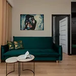 Factory Estate Praga Kotsisa By Renters Apartmán Varšava