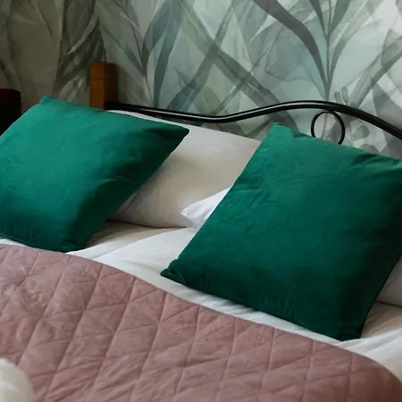 Factory Estate Praga Kotsisa By Renters *