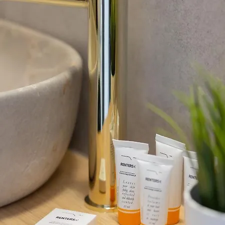 Factory Estate Praga Kotsisa By Renters Warszawa