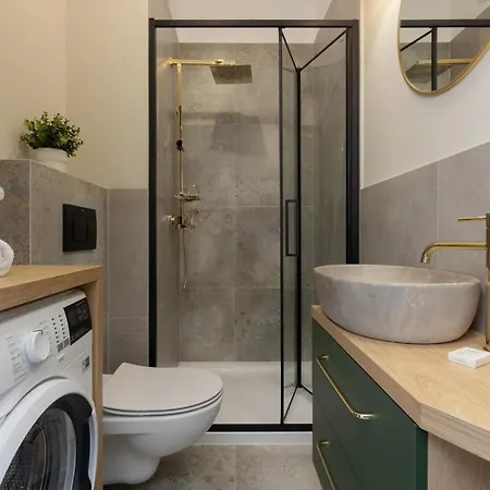 Factory Estate Praga Kotsisa By Renters Warszawa