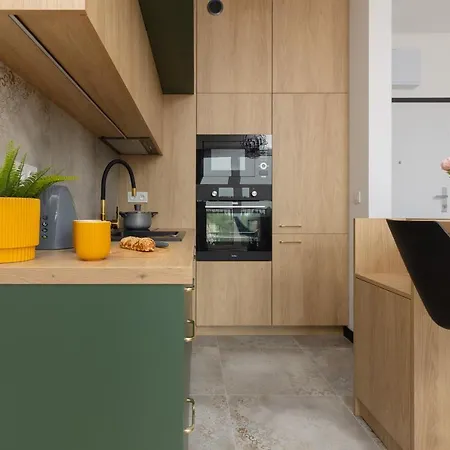 Factory Estate Praga Kotsisa By Renters Варшава