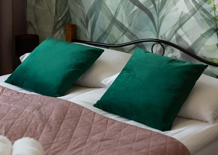 Factory Estate Praga Kotsisa By Renters *