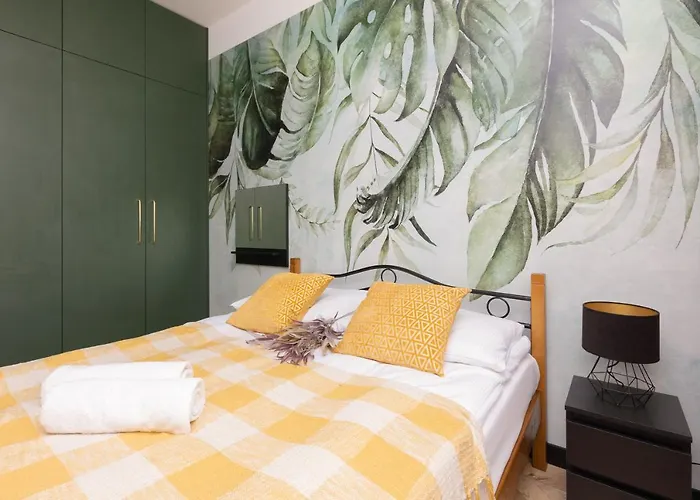 Factory Estate Praga Kotsisa By Renters Apartment