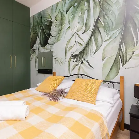 Factory Estate Praga Kotsisa By Renters Appartamento